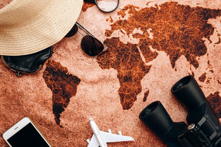 Your Travel Checklist Before You Fly🧳